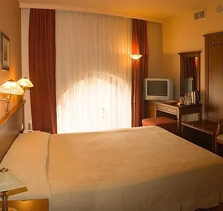 Seven Hills Hotel
