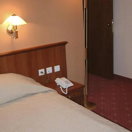 Hotel Seven Hills