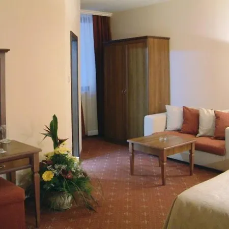 Seven Hills Hotel
