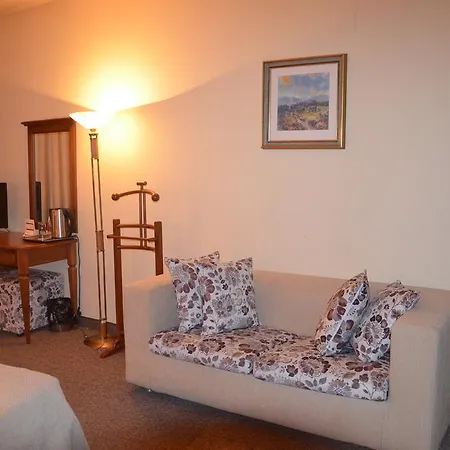 Seven Hills Hotel